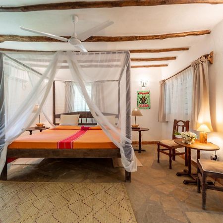 Diani Marine Divers Village Diani Beach Exterior photo