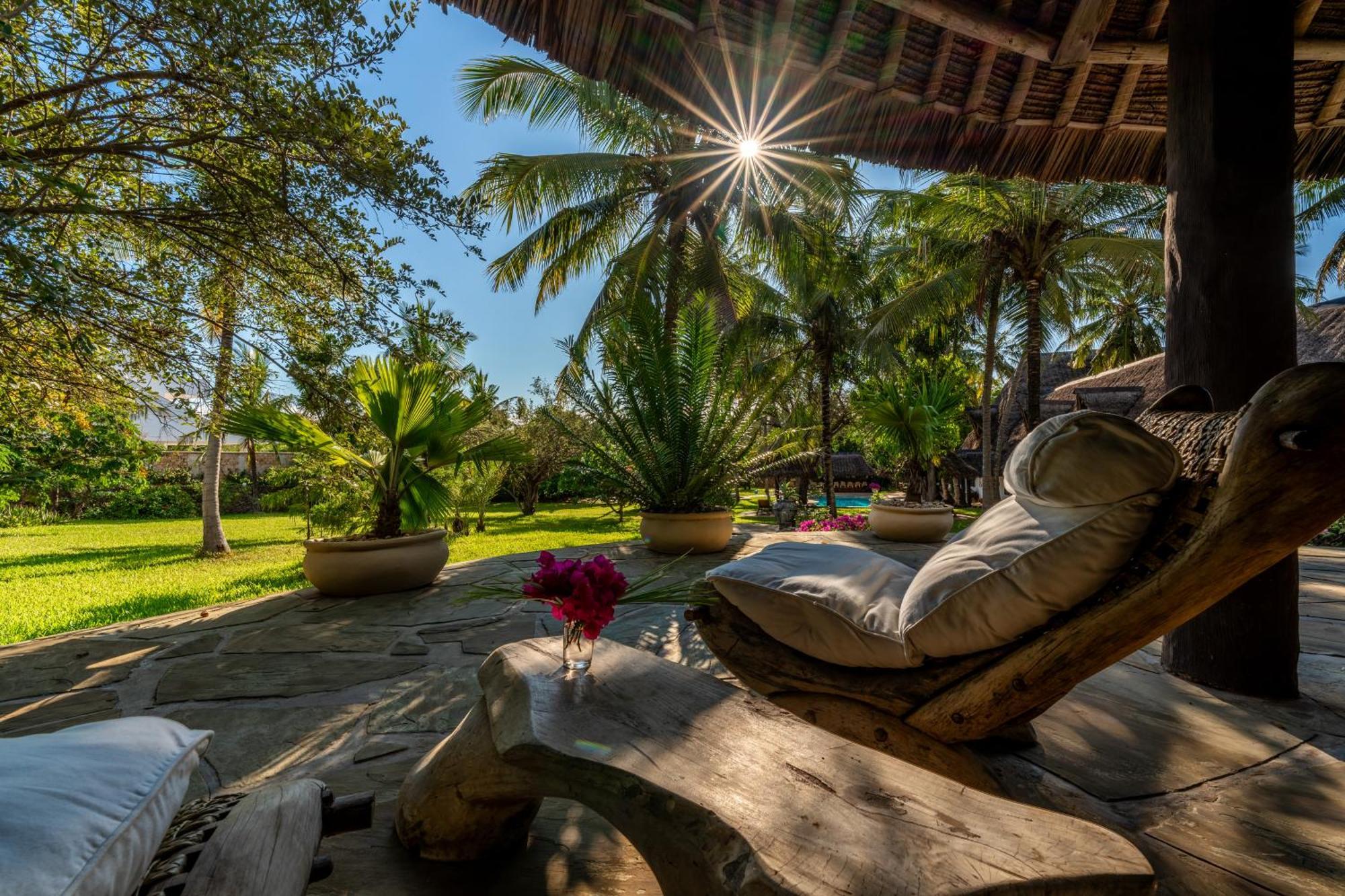 Diani Marine Divers Village Diani Beach Exterior photo