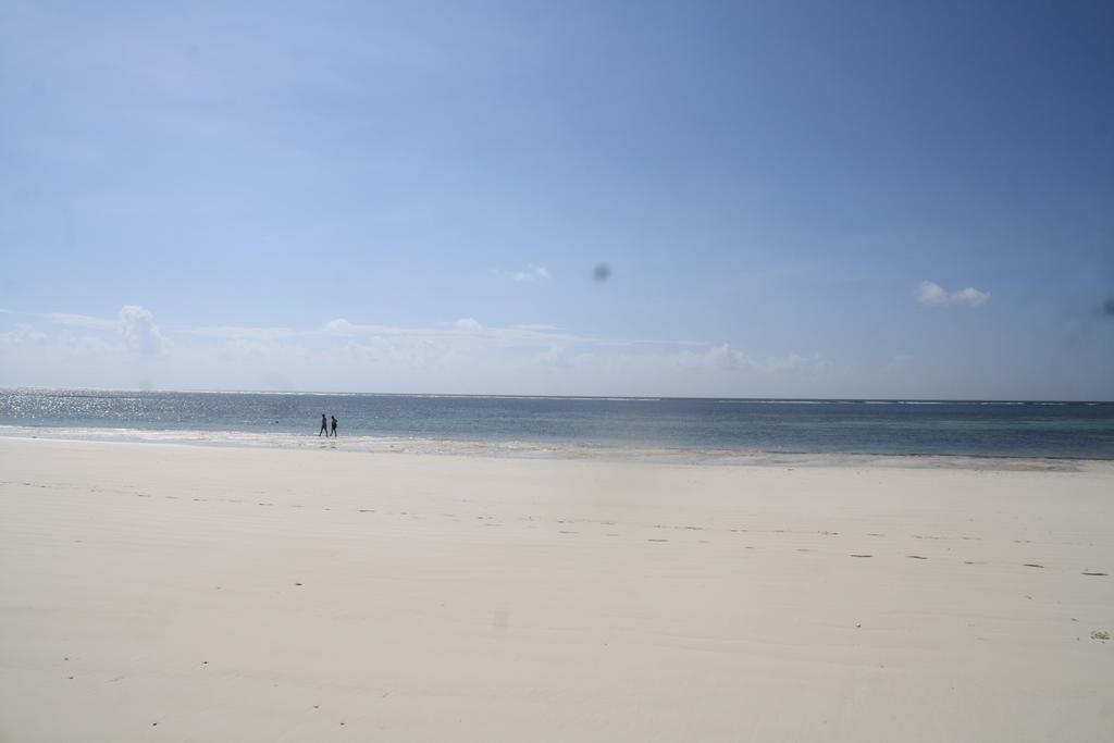 Diani Marine Divers Village Diani Beach Exterior photo