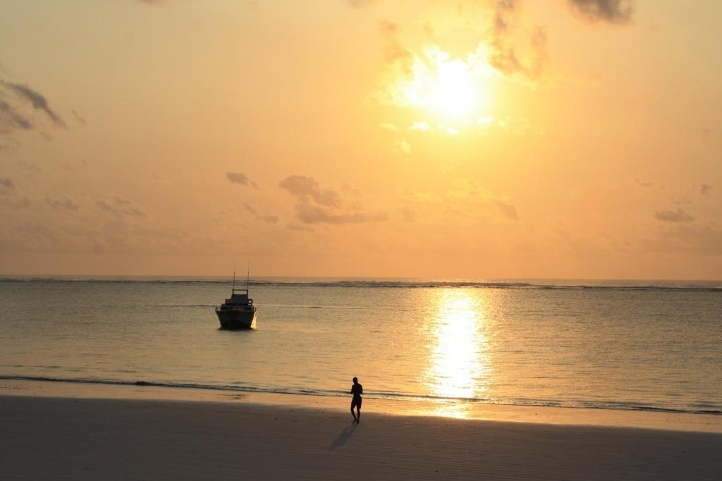 Diani Marine Divers Village Diani Beach Exterior photo